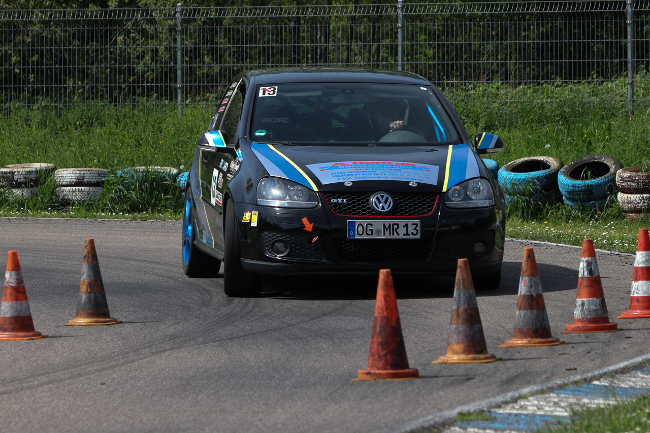 Fahrzeug beim Clubsport Slalom