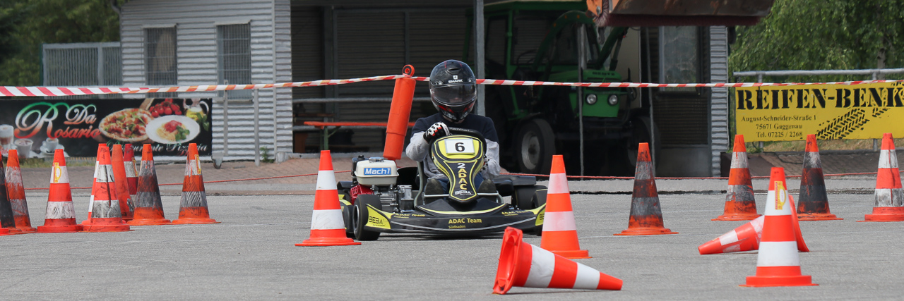 Jugend-Kart-Slalom